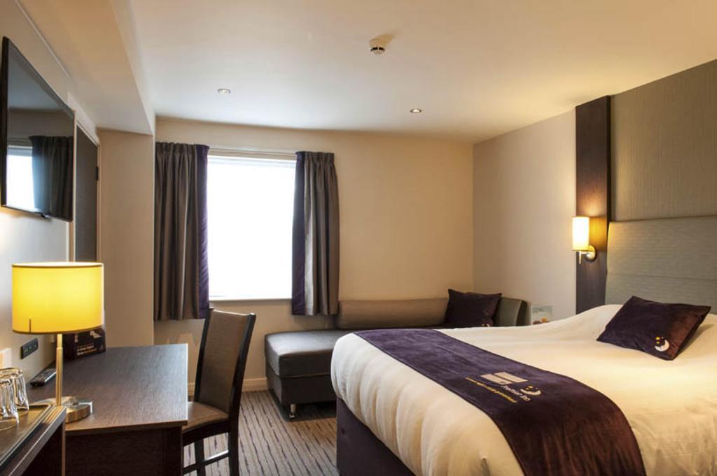 Premier Inn London Бекслихет Экстерьер фото