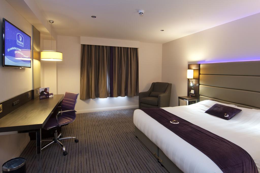 Premier Inn London Бекслихет Экстерьер фото