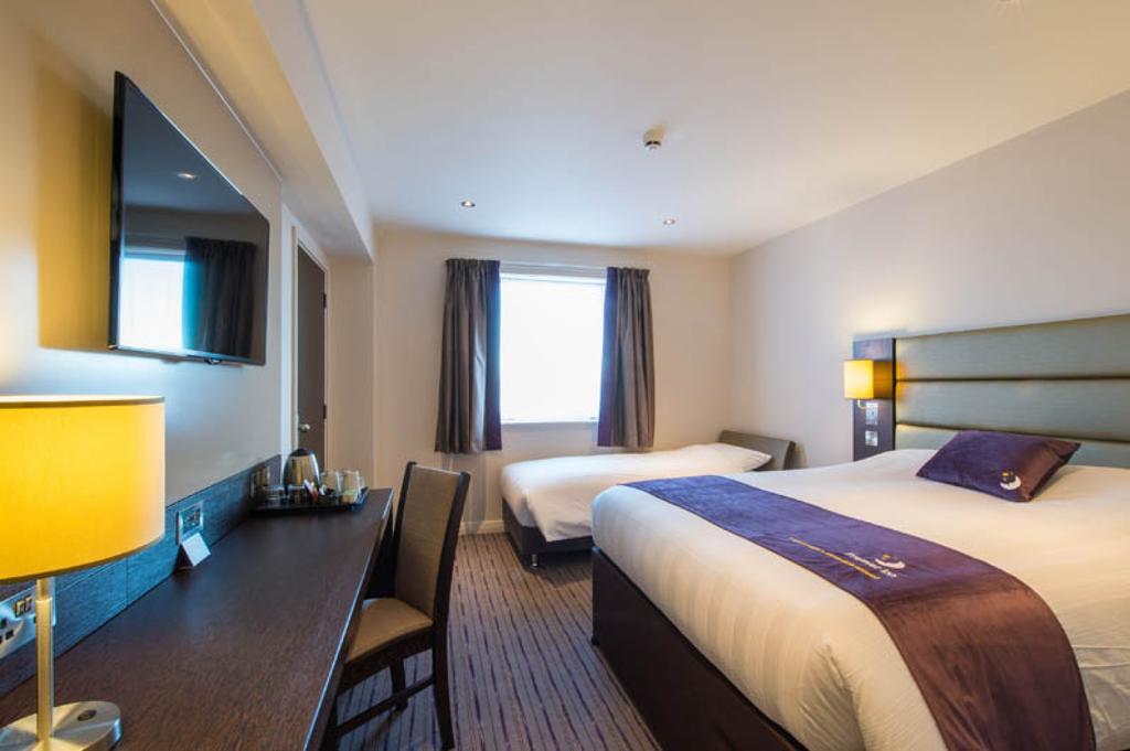 Premier Inn London Бекслихет Экстерьер фото