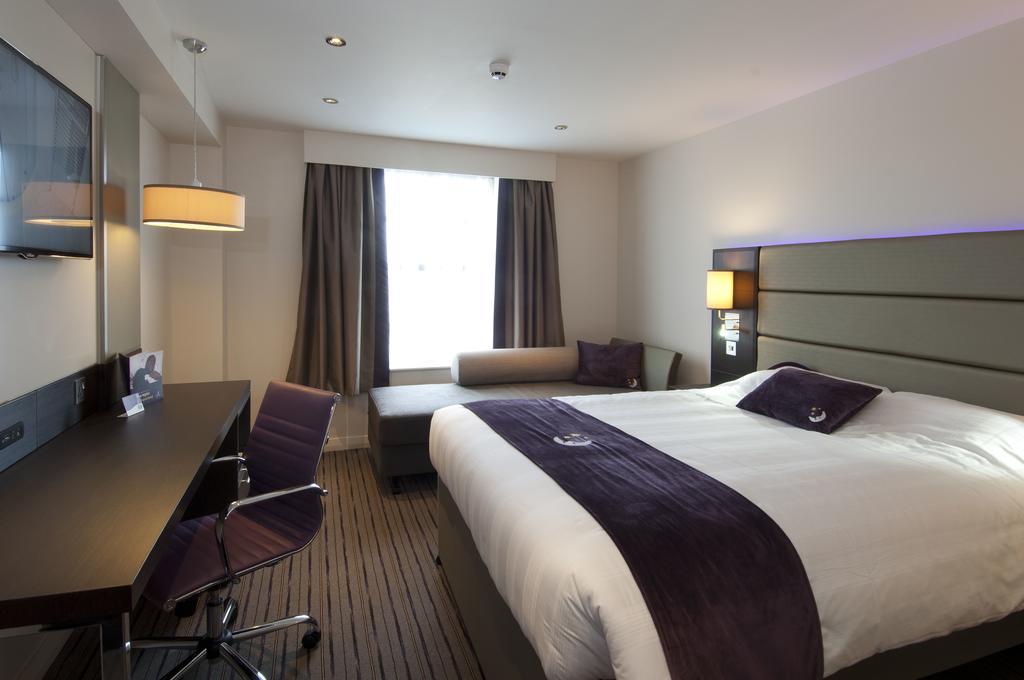 Premier Inn London Бекслихет Экстерьер фото