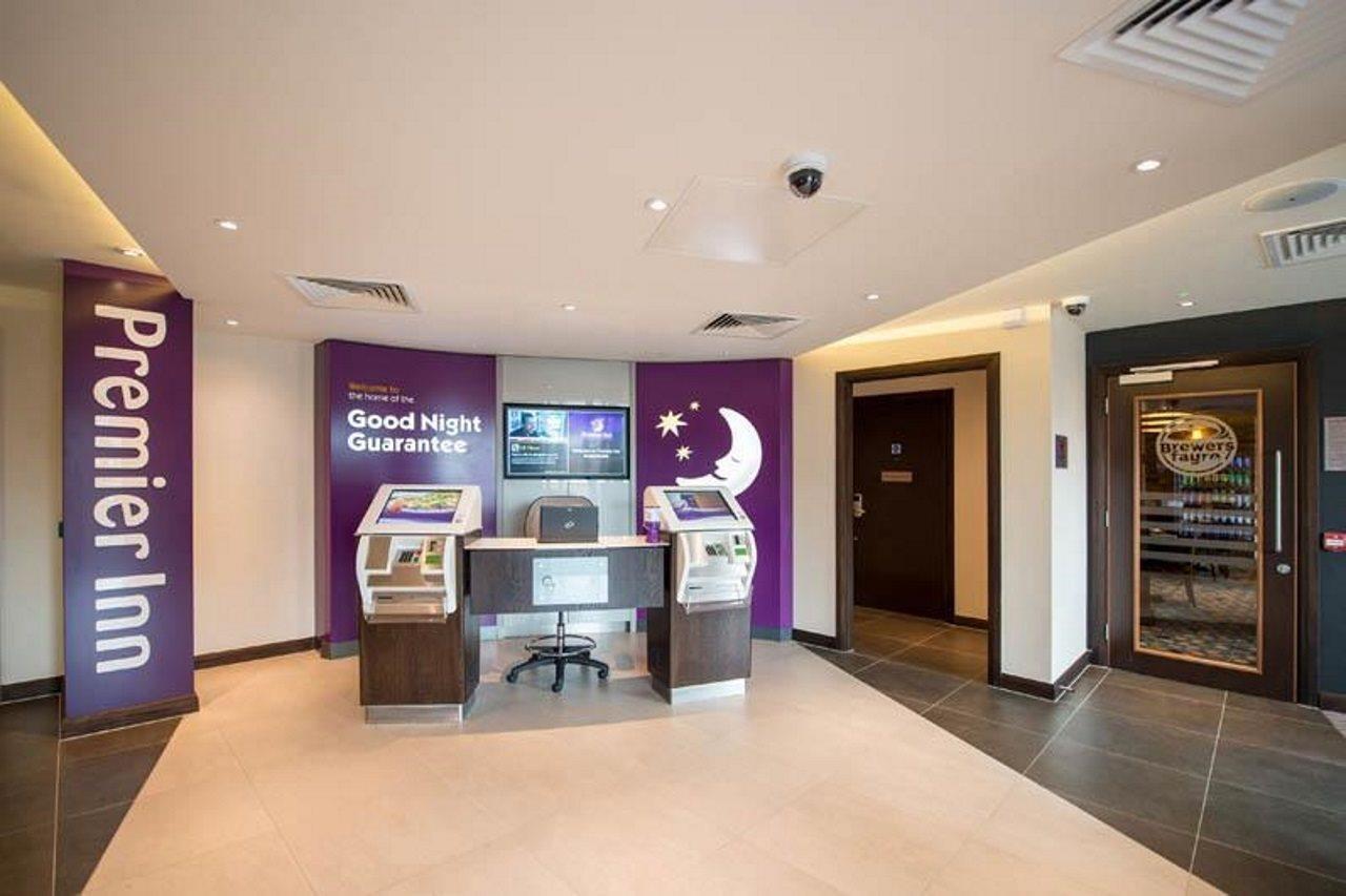 Premier Inn London Бекслихет Экстерьер фото